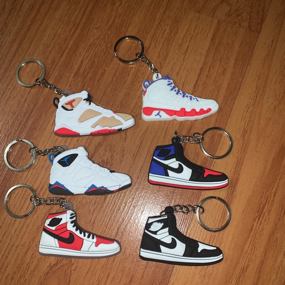 Sneaker Keychains 5 pc. - Picture 3 of 8
